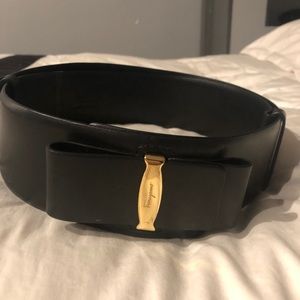 Authentic Salvatore Ferragamo bow belt